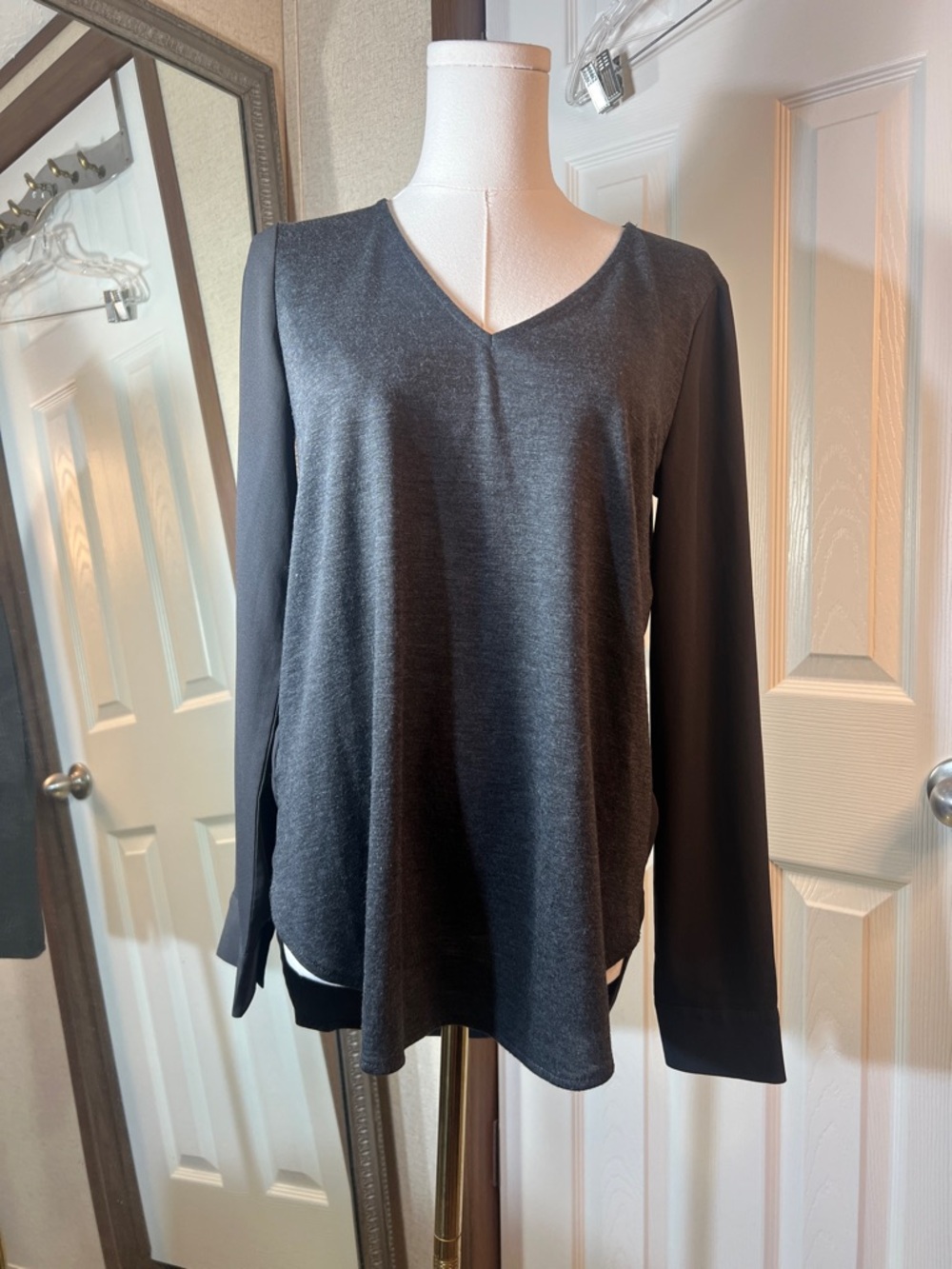 Ann Taylor Black V-Neck Long Sleeve Top